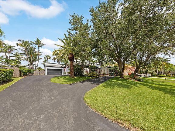 4th image of 18054 SW 83rd Ct
