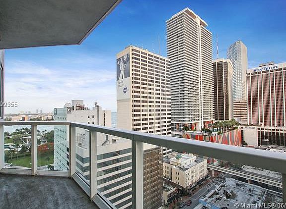 3rd image of 253 NE 2nd St APT 1710
