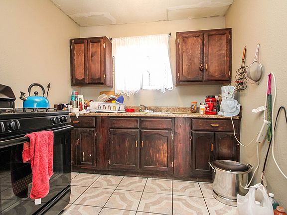 5th image of 11117 Evers Ave