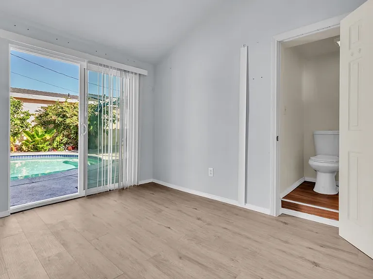 2819 Exposition Pl — Photo 24