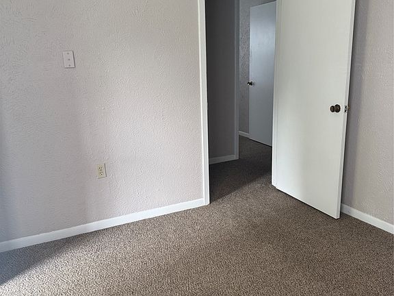 4th image of 6006 Sayle St