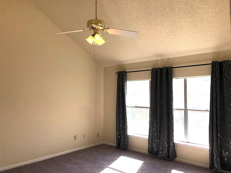 4819 Sunshine Dr — Photo 17
