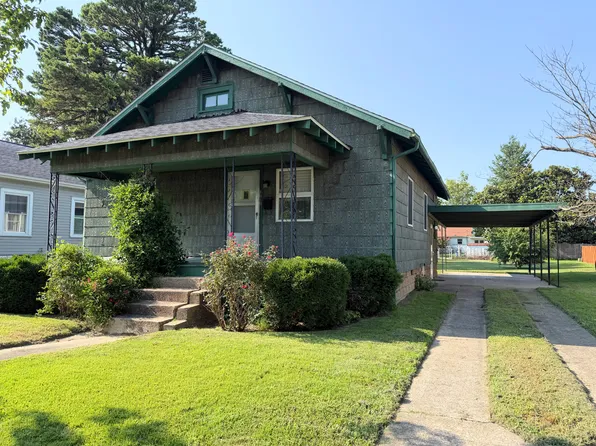 2010 Elm St, Murphysboro, IL 62966