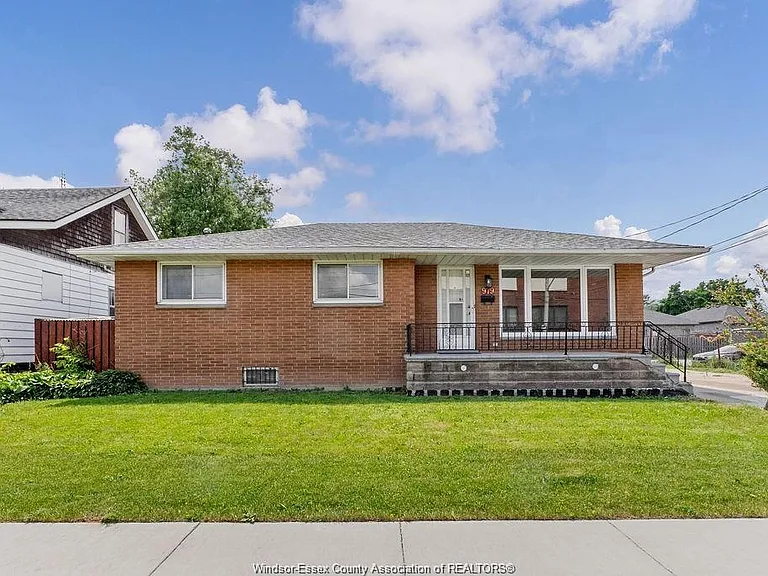 979 Arthur Rd #LOWER — Photo 1