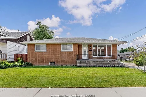 979 Arthur Rd #LOWER Photo 1