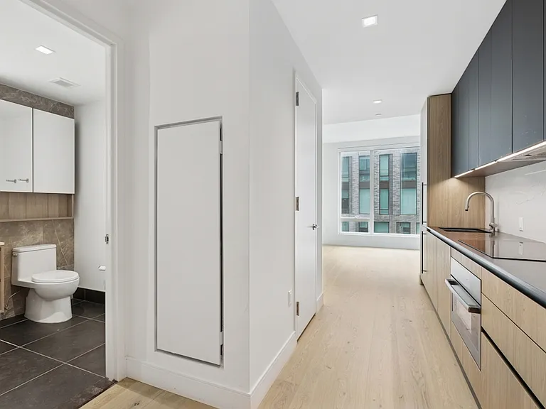 312 W 43rd St #3129H — Photo 7