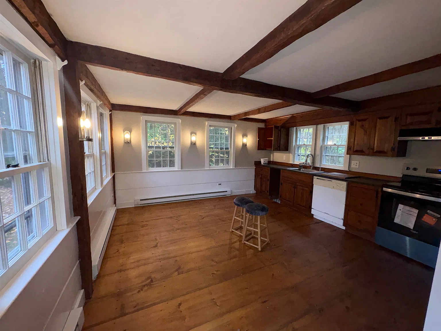 1 bed, 1.0 bath, 930 sqft, $2,100 — Photo 4