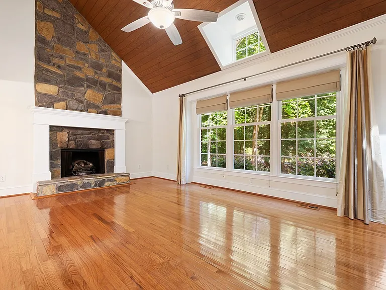 5419 Valinda Dr — Photo 2