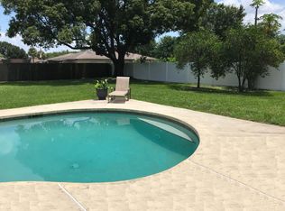 918 Julie Ln, Lakeland, FL 33813