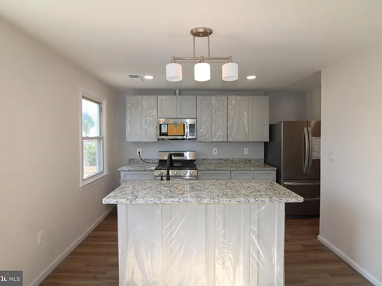 24 E Reed Ave — Photo 3