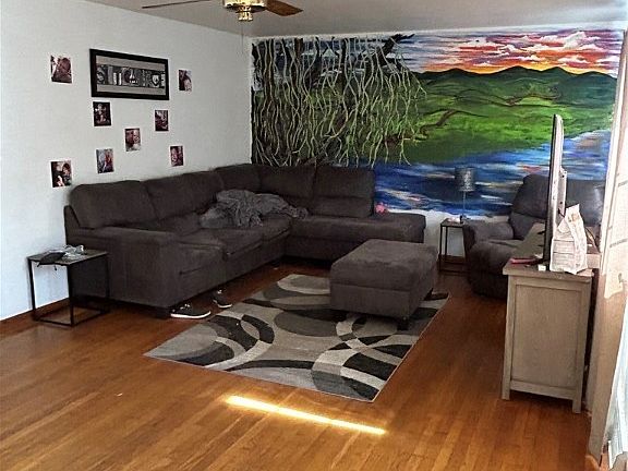 3rd image of 290 New York Blvd