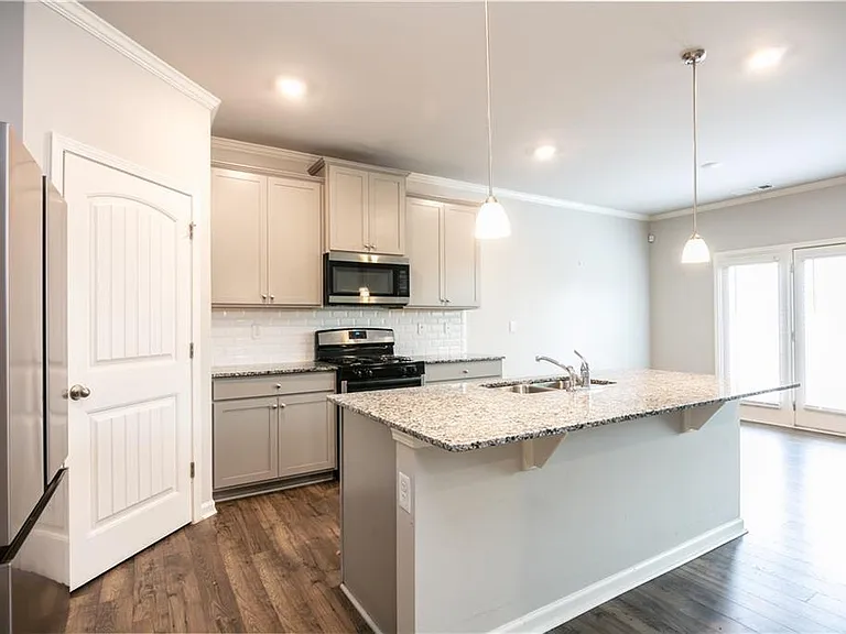4377 Montberry Ln — Photo 5
