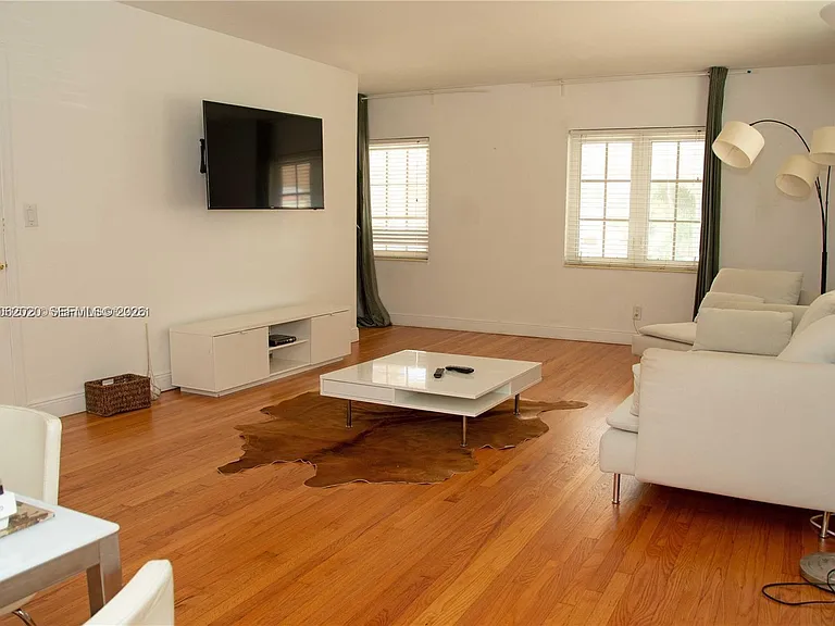 233 Madeira Ave #2 — Photo 16