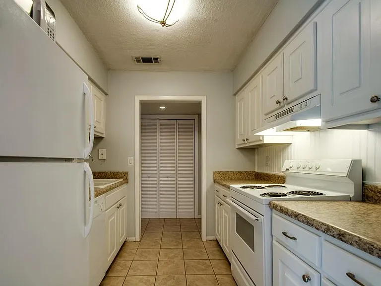 515 Basswood Ave #K104 — Photo 21