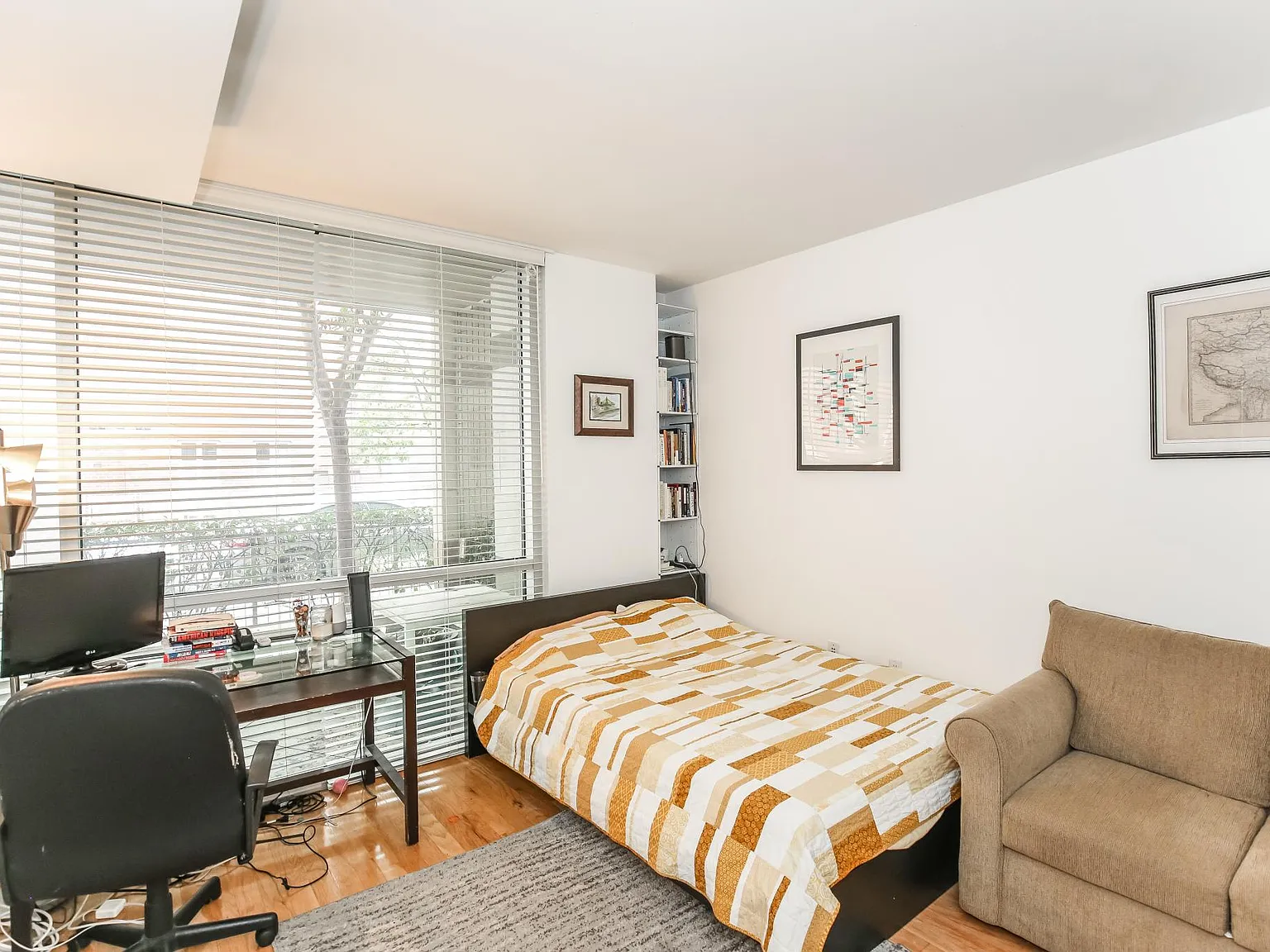 2 bed, 998 sqft, $3,650 — Photo 4