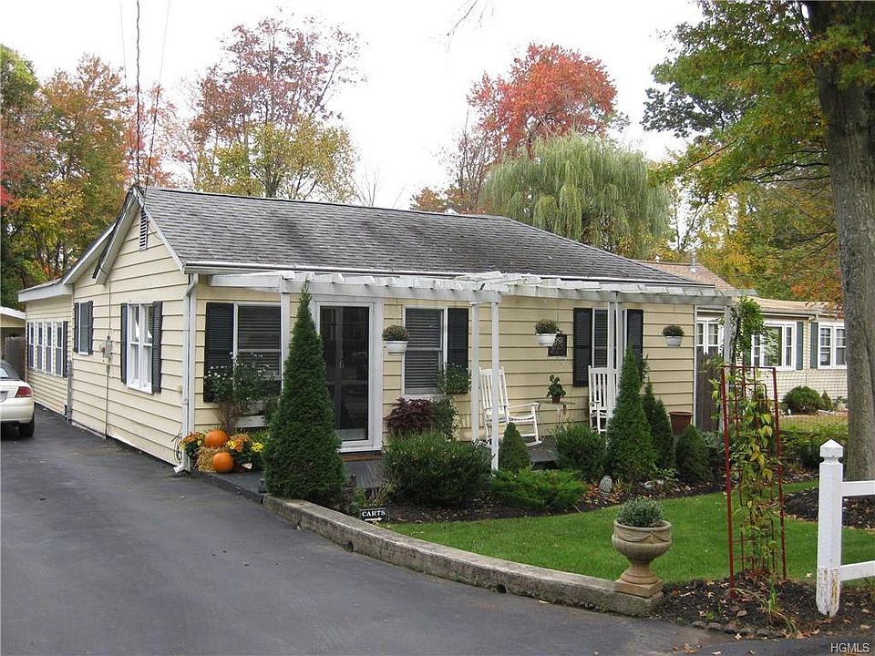 1st image of 16 Maple St