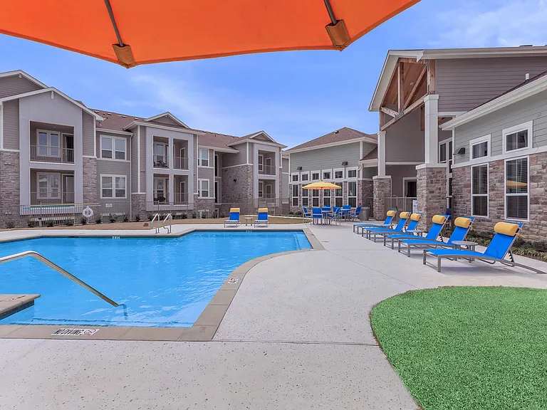 Alton Park Apartments — Photo 9
