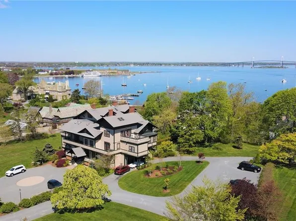 35 Chastellux Ave APT I, Newport, RI 02840