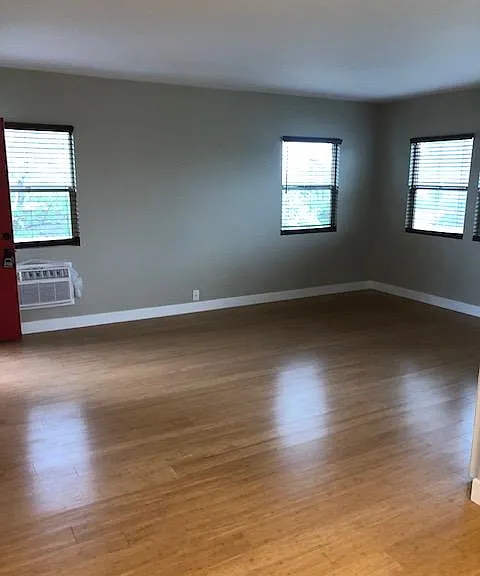 6330 Vineland Ave #2 — Photo 15