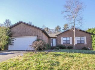 2206 Stonybrook Rd, Louisville, TN 37777