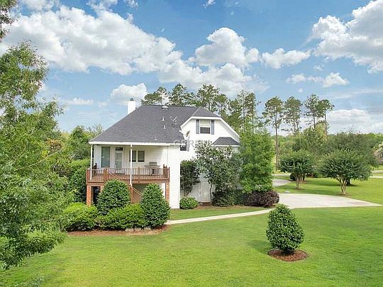 4th image of 609 Northwoods Dr