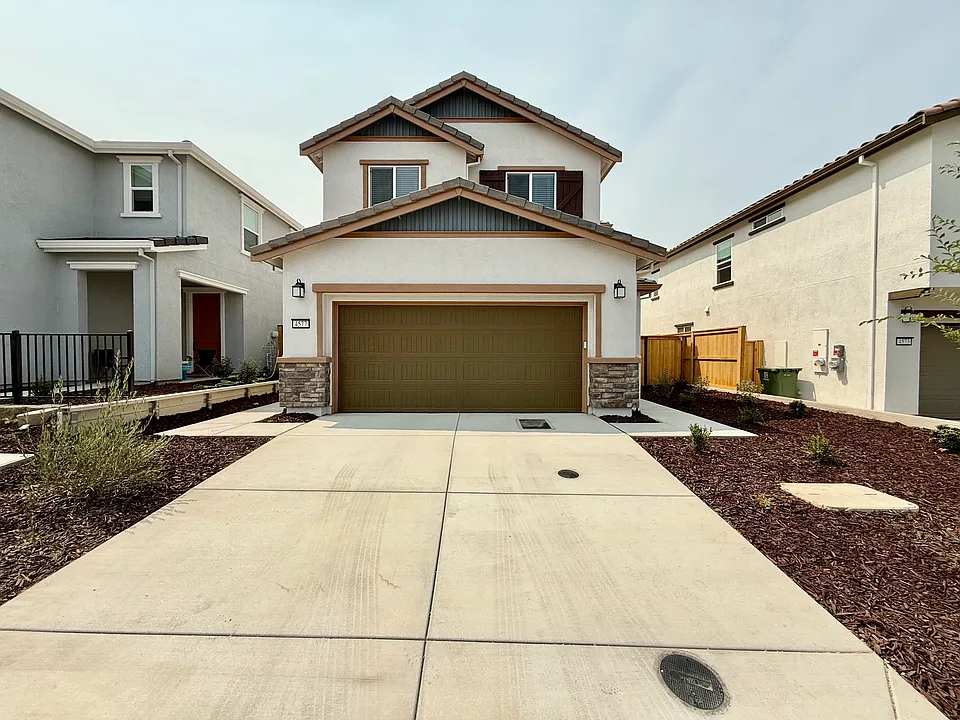 4577 Field View Dr