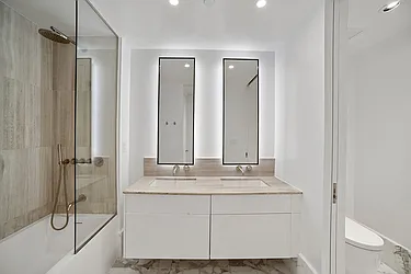 Rented by R New York