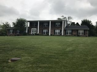 2458 Sir Douglas Dr, Hamilton, OH 45013