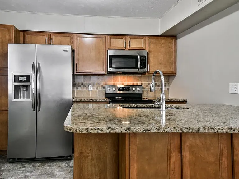 4954 S 143rd St — Photo 3
