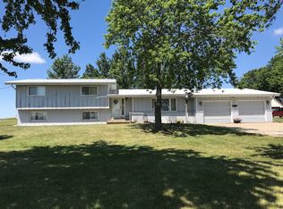 10971 Royal Rd, Farmer City, IL 61842