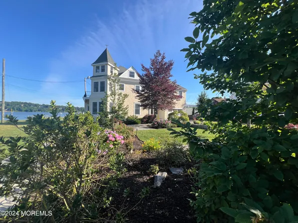 14 Hunt Street, Rumson, NJ 07760