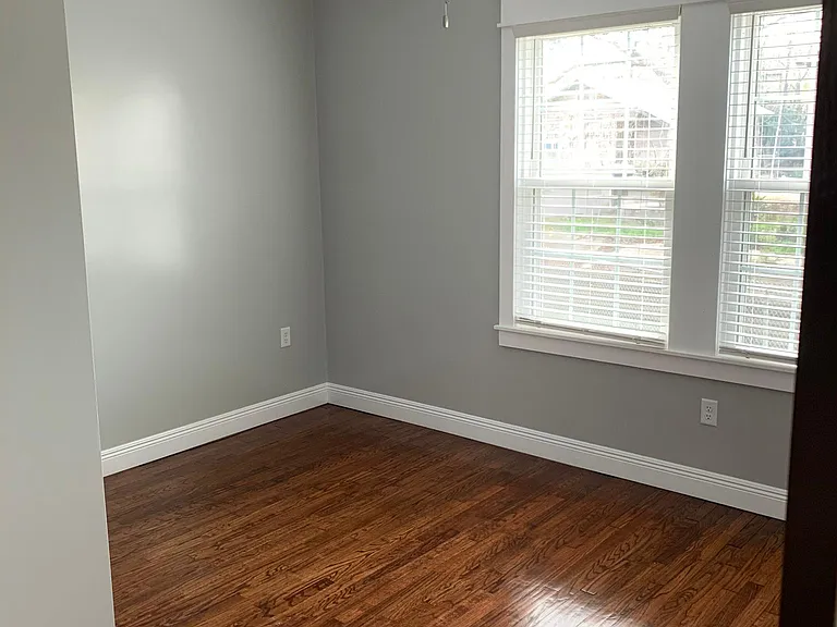 3202 Ivanhoe St — Photo 2