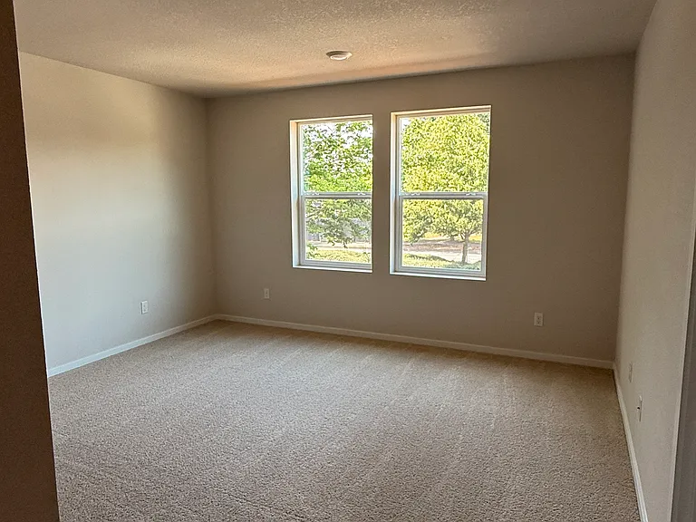 1100 SE 193rd Pl — Photo 5