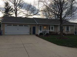 207 E 12th St, Pella, IA 50219