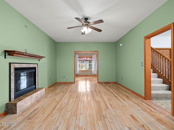 5th image of 292 Columbia Hill Rd