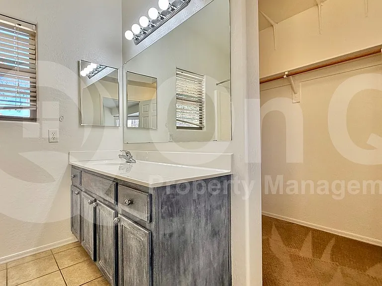 3242 E Bonanza Rd — Photo 16
