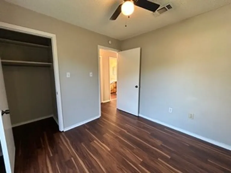 212 Lawler Ave — Photo 16
