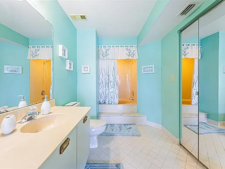 6050 Bahia Del Mar Cir #120 — Photo 13