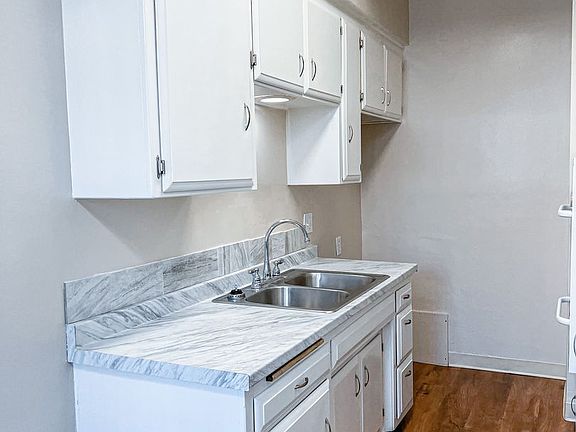 2nd image of 260 N Oak Ave #103-10