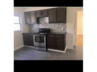 1213 Middlesex St #1, Lowell, MA 01851