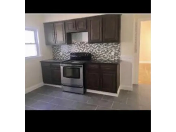 1213 Middlesex St #1, Lowell, MA 01851