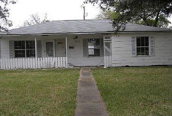 1st image of 912 16th Ave N