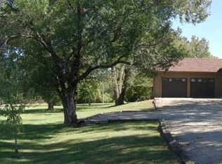 730 SE Croco Rd, Topeka, KS 66607