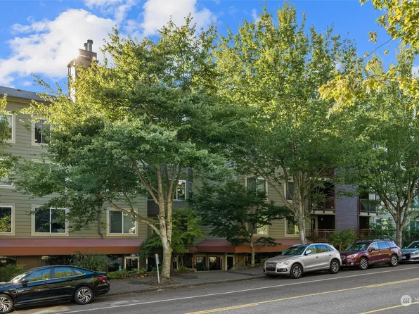 8745 Greenwood Ave N 305, Seattle, WA 98103