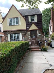 47-42 245th St, Douglaston, NY, 11362