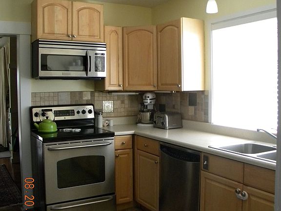 Bright and cheery kitchen