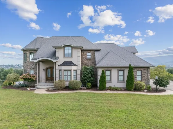 60 Heritage Hills Rd S, Uniontown, PA 15401