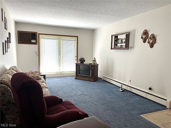 4th image of 953 Auburn Hills Dr Unit 2