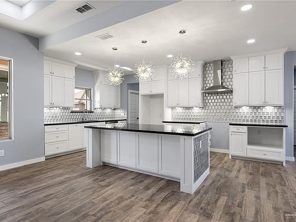 5th image of 4532 Alba Cir
