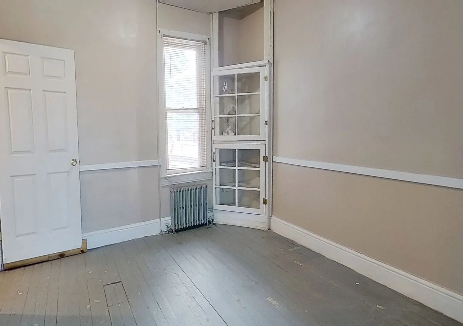 Second-Floor Apartment Accepting Housing Vouchers — Photo 4